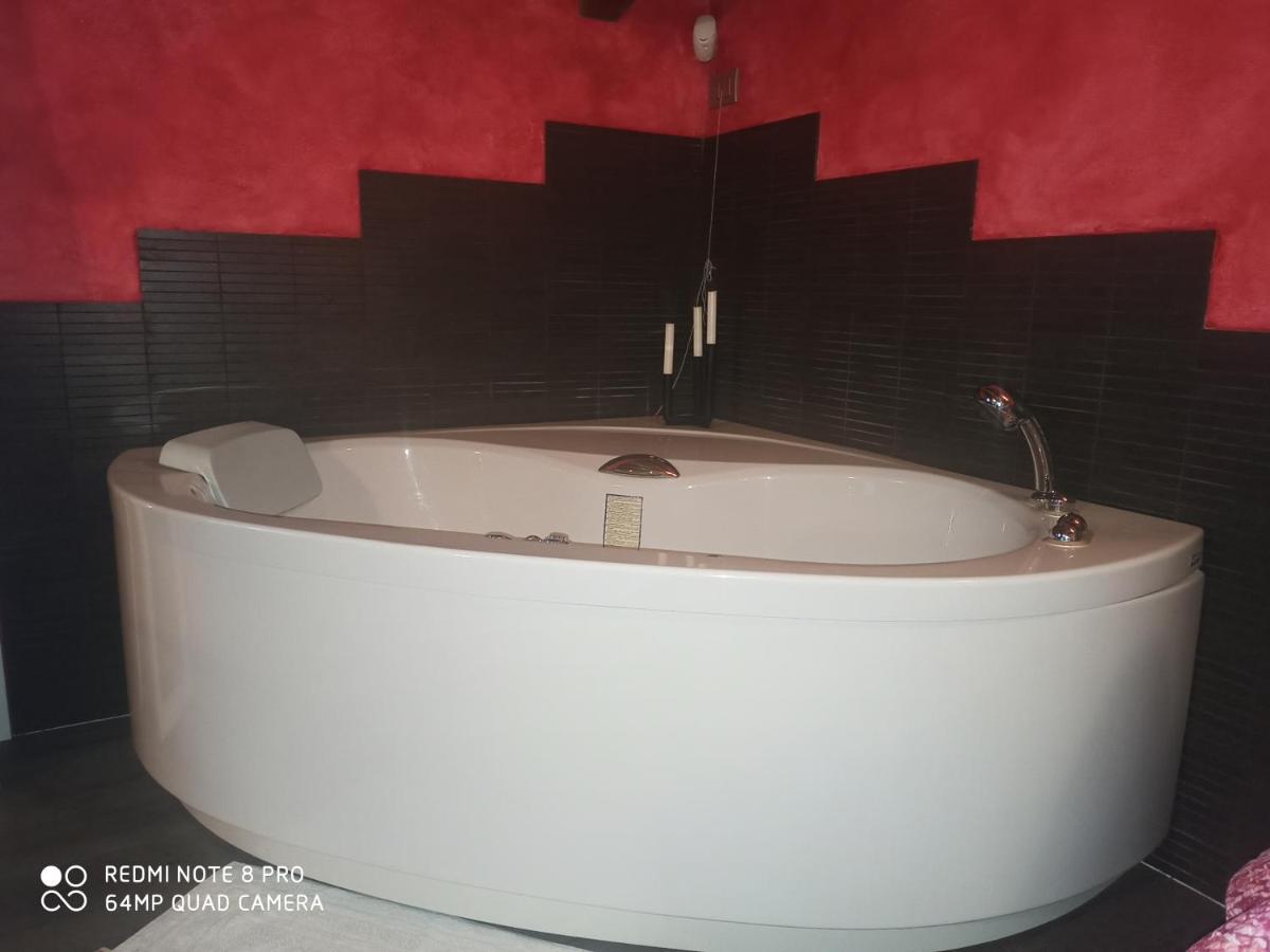 Casa Vacanze Soleluna Montichiari Bagian luar foto