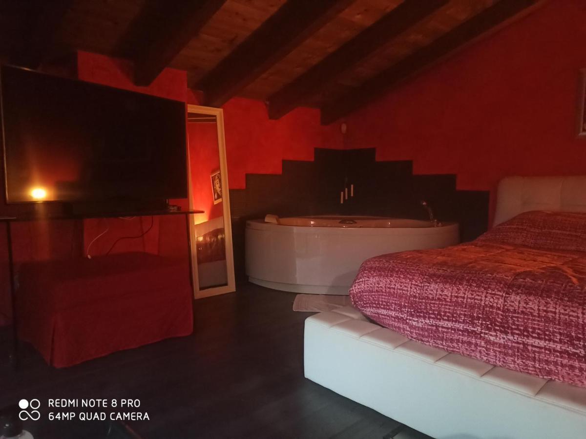Casa Vacanze Soleluna Montichiari Bagian luar foto