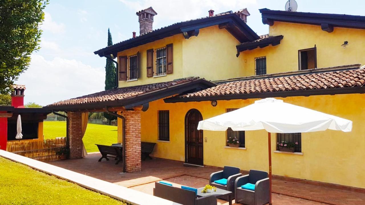 Casa Vacanze Soleluna Montichiari Bagian luar foto