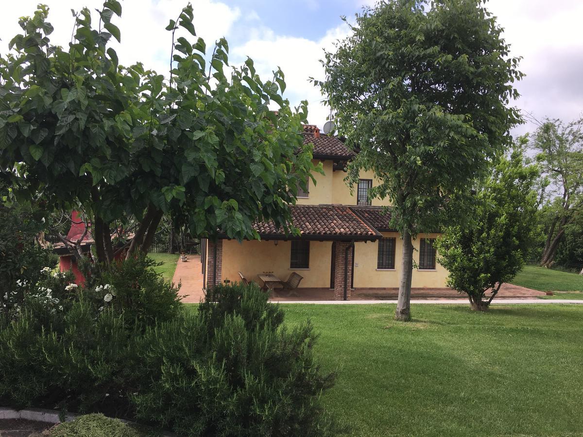 Casa Vacanze Soleluna Montichiari Bagian luar foto