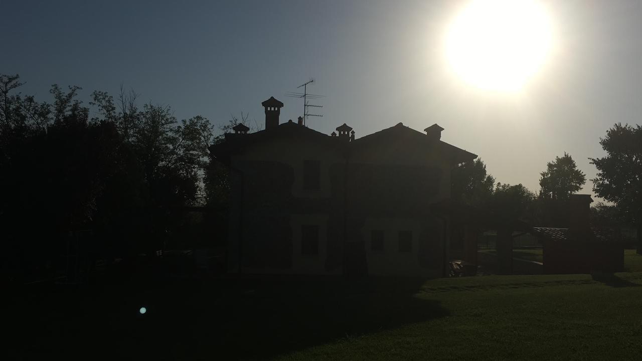 Casa Vacanze Soleluna Montichiari Bagian luar foto