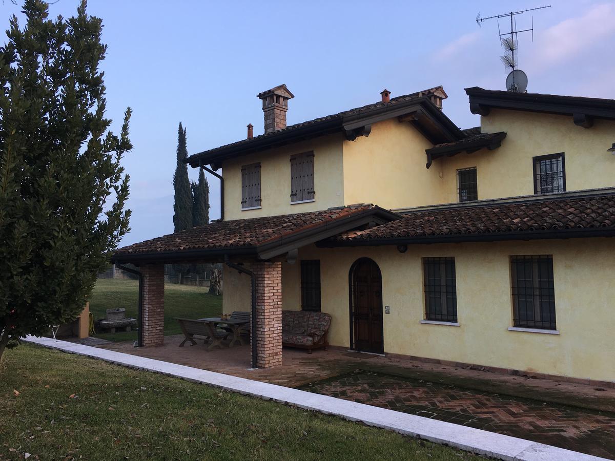 Casa Vacanze Soleluna Montichiari Bagian luar foto